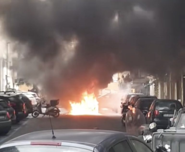 Notte di fuoco tra Castellammare e Lettere: tre auto distrutte, l’ombra del dolo