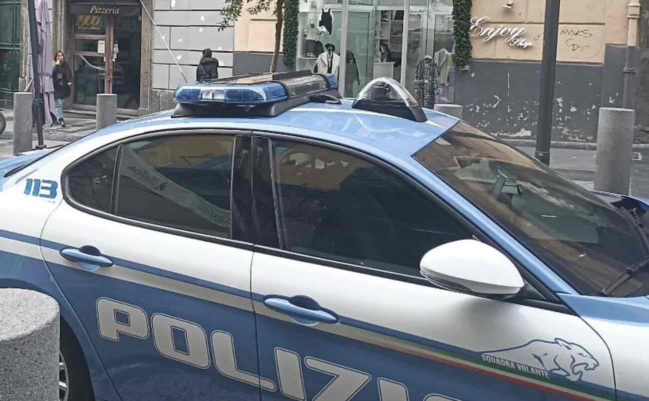Shock a Napoli: 16enne bloccato con un’arma in via Duomo, scatta l’arresto!
