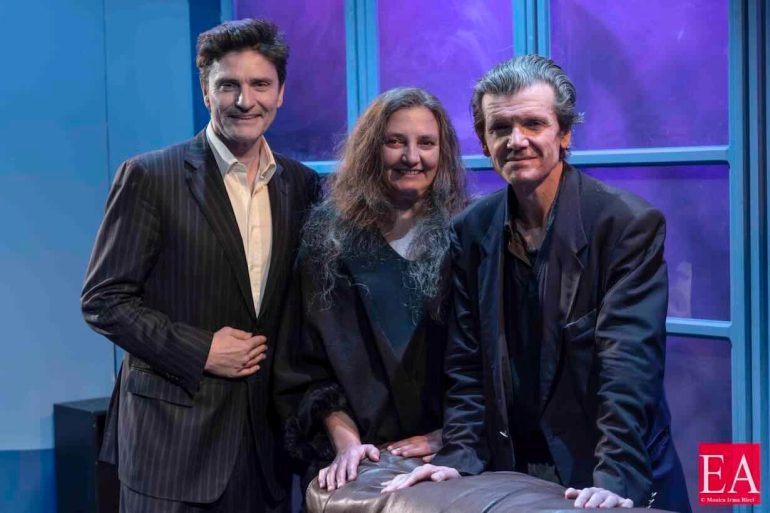 Napoli, al Teatro Bracco la commedia di Aldo De Benedetti rivela un’Italia ancora prigioniera di apparenze