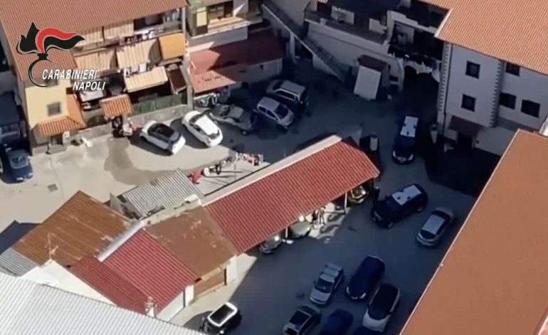 Napoli, il patto tra i Di Lauro e i clan albanesi: 14 arresti