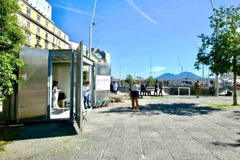 Napoli, inaugurati i nuovi chioschi di piazza Garibaldi: parte il sistema degli otto presidi di Bella Piazza