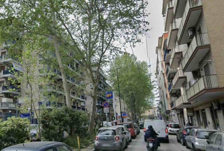 Napoli, reagisce alla rapina del Rolex: 29enne ferito a colpi di pistola
