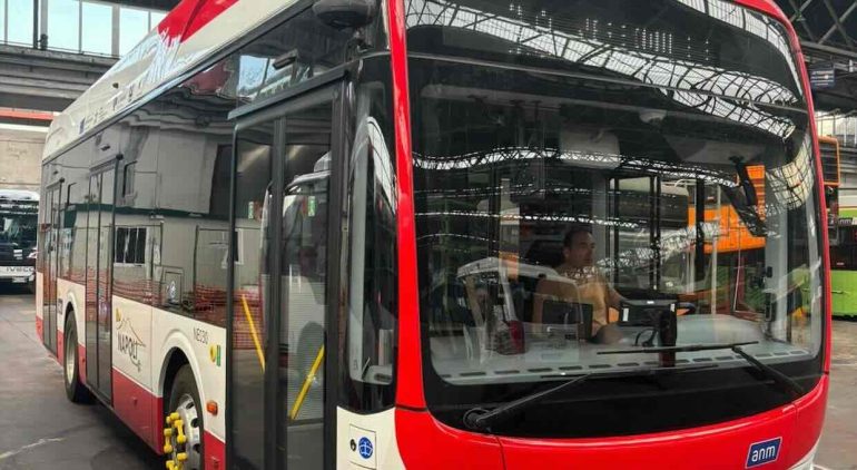 Napoli: 80 milioni per tram e bus elettrici grazie alla Regione Campania