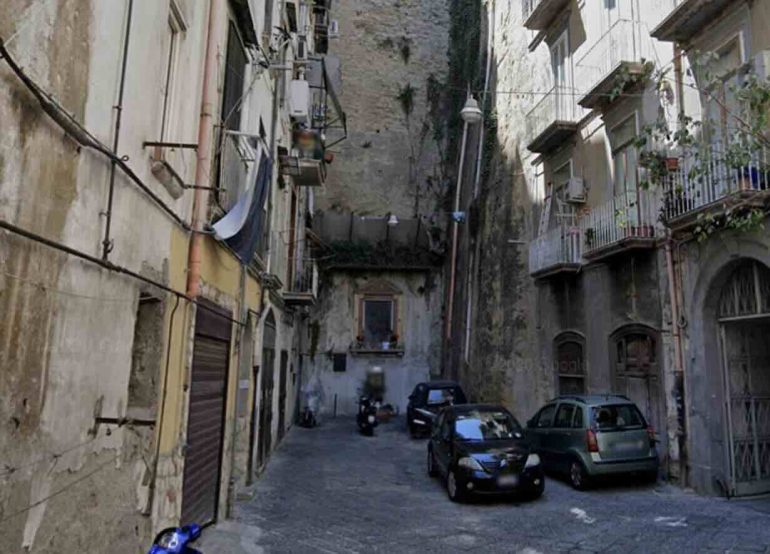Napoli, smantellata piazza di spaccio a due passi dal Museo Archeologico
