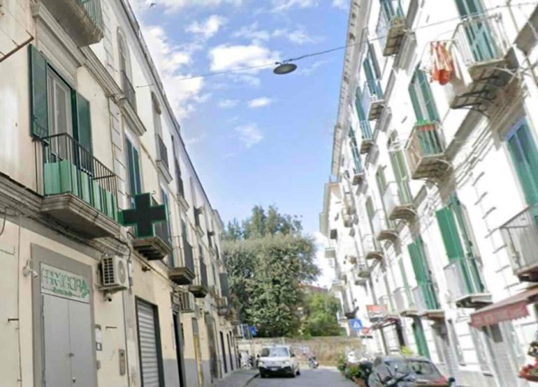Napoli, trovato in strada uno zaino con mezzo chilo di stupefacenti
