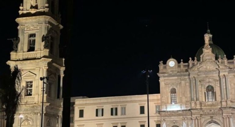Visita di Papa Leone XIV, l’Eav potenzia i trasporti: treni speciali all’alba per i fedeli