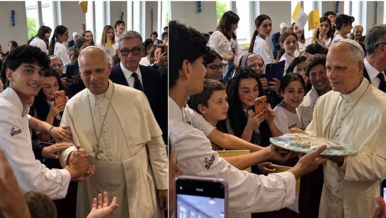 Pompei, la «Colomba della Pace» di Antonio e Mario Cafiero donata al Papa