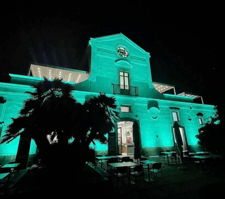 Pompei si illumina di verde Tiffany: la Casina dell’Aquila accende la speranza contro il tumore ovarico
