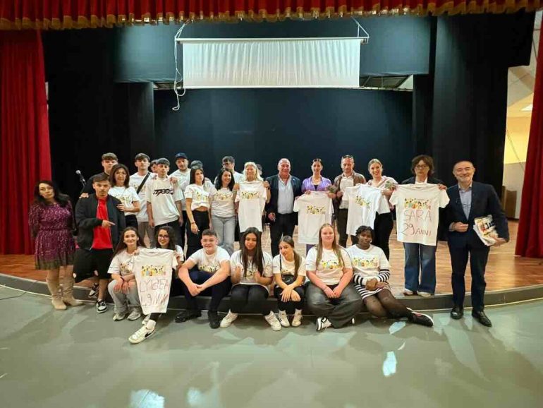 Ponticelli, gli studenti ricordano Lyuba e Sara: arte e sport per dire no al femminicidio