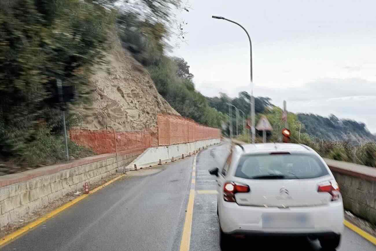 Emergenza ai Campi Flegrei: Riapre la stradale Scalandrone dopo il caos!