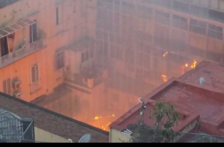 Rogo al Teatro Sannazaro: due indagati per incendio colposo
