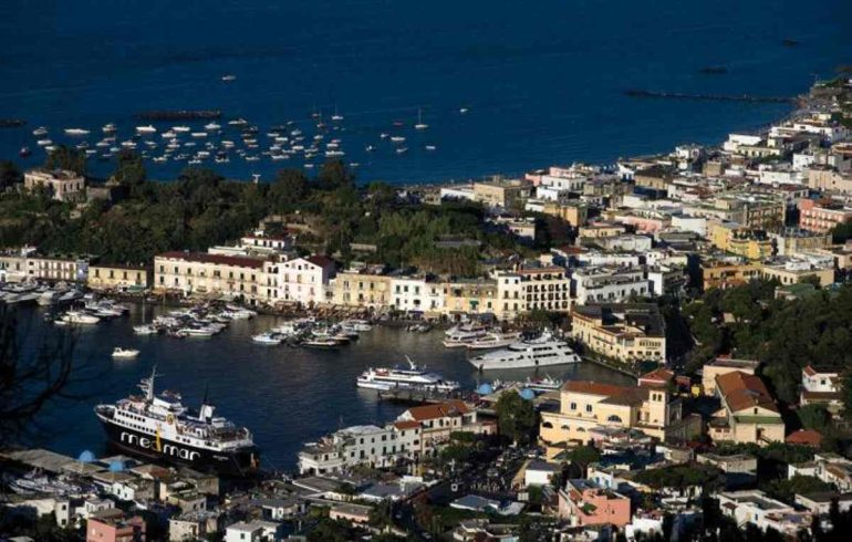 Sette milioni di euro per i porti delle isole campane: interventi a Ischia, Forio, Procida e Capri