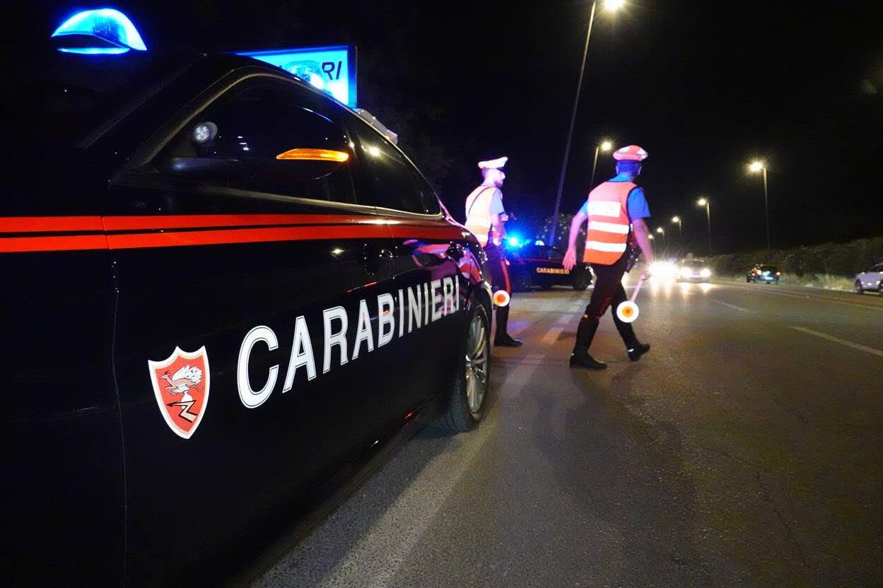 Napoli, caos al posto di blocco: travolto carabiniere da un 24enne in fuga