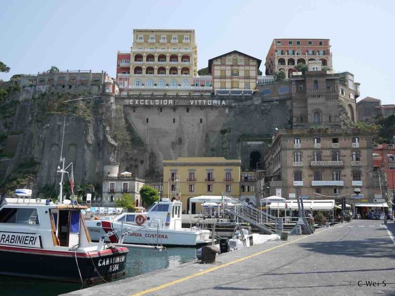 Sorrento: alloggi gratuiti per il personale della Capitaneria di Porto nel centro storico