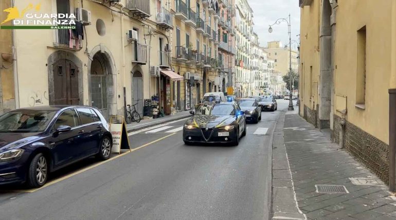 Traffico di stupefacenti: presi 8 esponenti del clan Fezza De Vivo di Pagani
