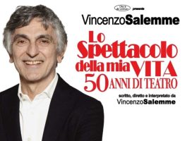 Vincenzo Salemme celebra mezzo secolo di carriera con la tournée «Lo spettacolo della mia vita»