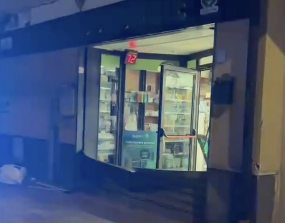 Acerra, furto alla farmacia Comunale: nella notte svaligiata la cassa