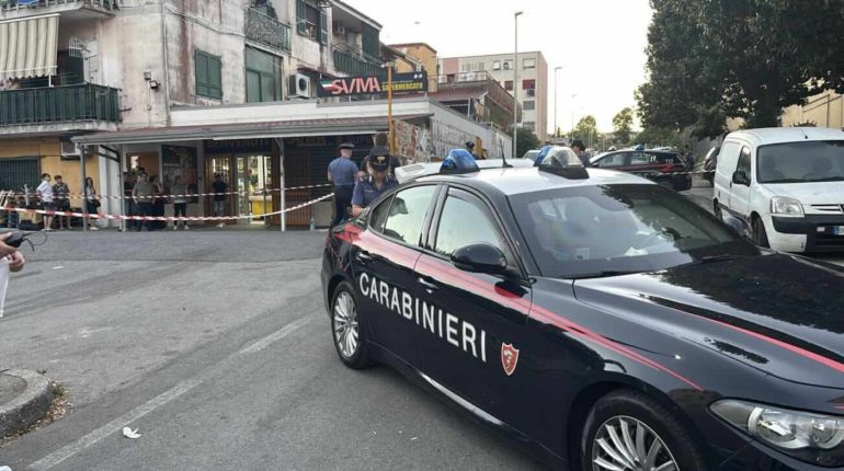 Agguato a Pozzuoli: 25enne gambizzato in strada a Monterusciello