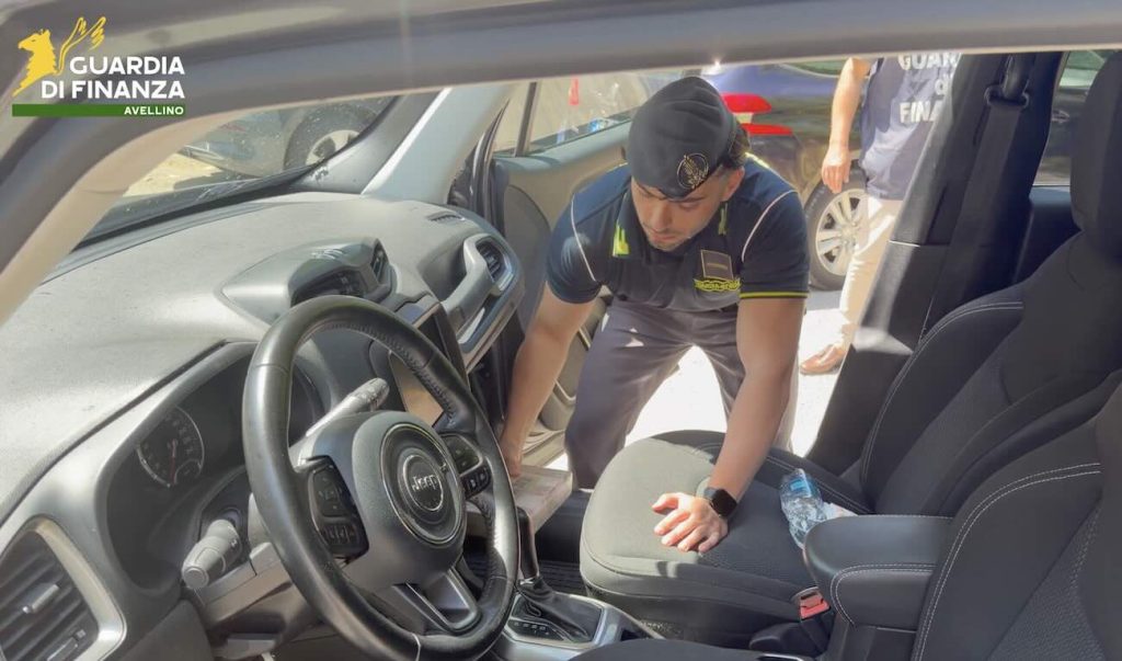 Ariano Irpino, un chilo di cocaina in auto: arrestato
