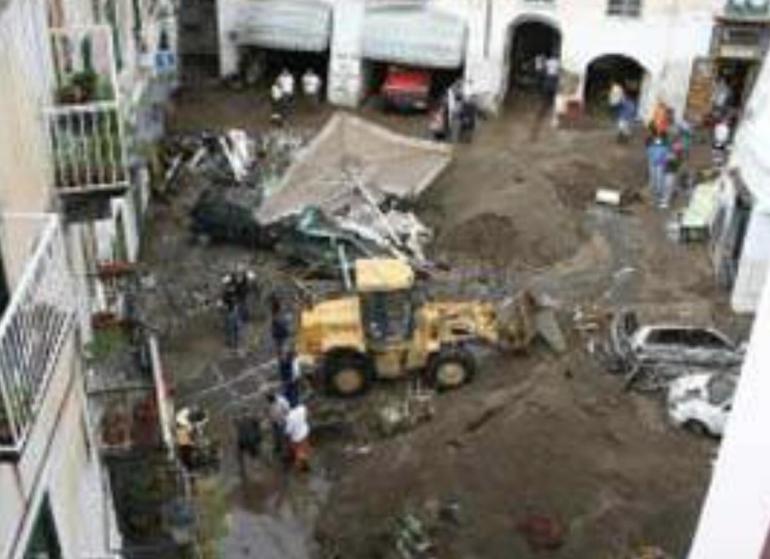 Atrani ricorda i suoi cari scomparsi in una serata di emozioni e memoria