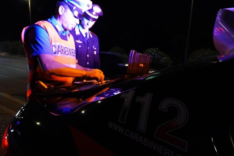 Aversa , hashish in strada, arrestato 46enne: sequestrate otto dosi e 635 euro