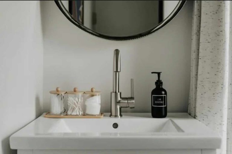 Bagno degli ospiti: idee di design anche in pochi metri quadri