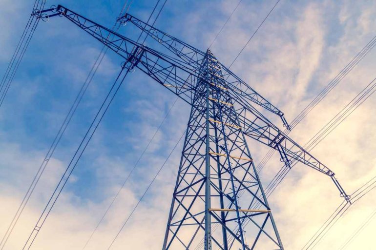 Blackout elettrico nell’area nord di Napoli: 4.000 utenze ancora senza corrente tra Afragola e Casoria