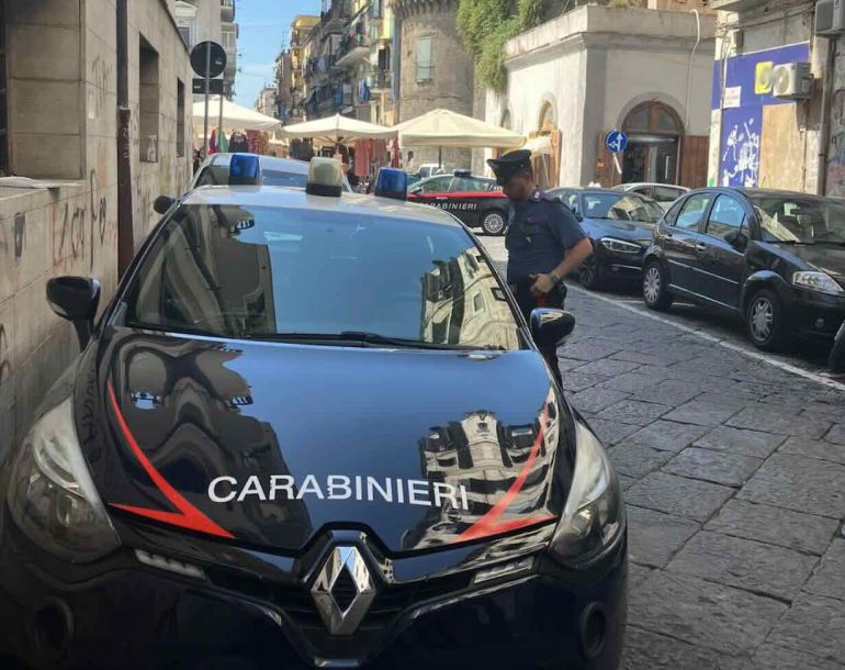 Blitz dei carabinieri a Porta Nolana: 3 denunce per lavoro irregolare