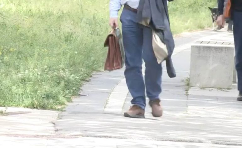 Stalking, minacce armate e raid punitivi contro due imprenditori: 46enne a giudizio