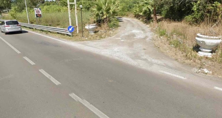 Boscotrecase, perde il controllo dello scooter e si schianta contro un masso: muore 23enne