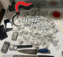 Casaluce, trovato con quasi un chilo di hashish: giovane arrestato dai carabinieri