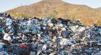 Afragola, rifiuti abbandonati in un terreno: scatta il sequestro, denunciato il proprietario