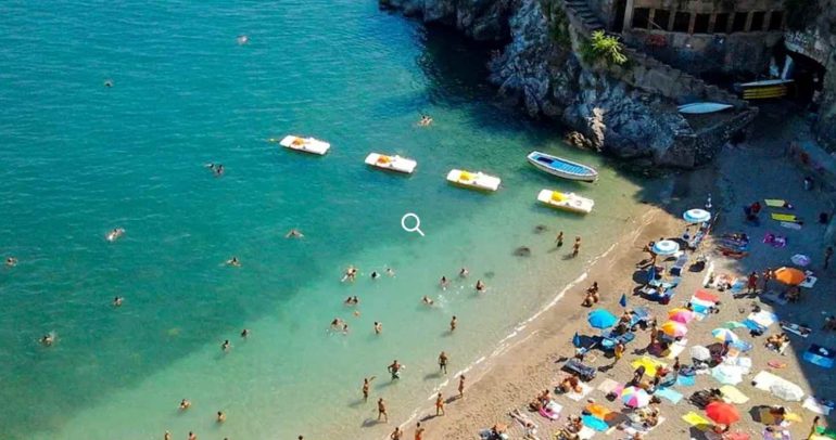 Cetara, spiaggia a rischio: sequestro sul ripascimento con materiali non conformi