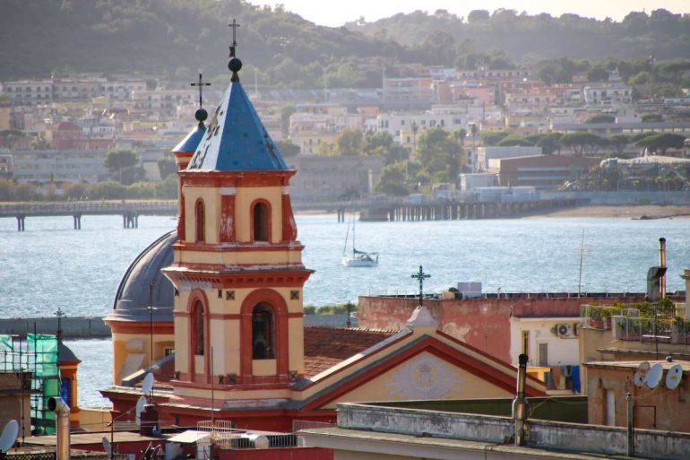 Gite estive a Pozzuoli: tra mare, crateri e tramonti sul golfo
