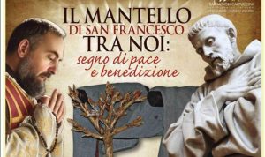 Il mantello di San Francesco in esposizione a Pietrelcina: in migliaia attesi per la reliquia