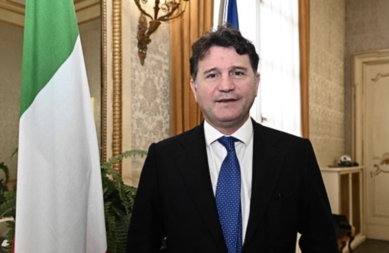 Imprenditrice accusa il senatore Silvestro (FI) di molestie. Lui: «Tutto falso, io sono un bel ragazzo»