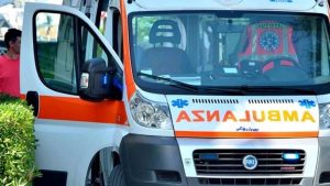 Incidente stradale sulla statale della Reggia di Caserta: tre auto coinvolte, un morto