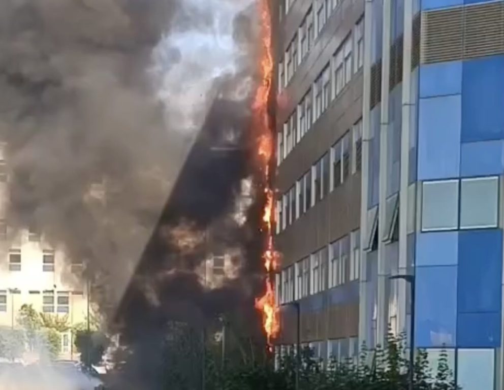 Inferno di fuoco all’Ospedale del Mare di Napoli: evacuata un’ala della struttura