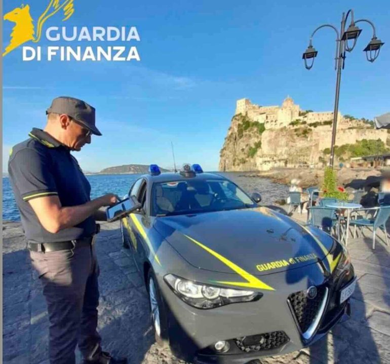 Ischia, usa l’hotel come un bancomat di famiglia: indagata la socia di maggioranza