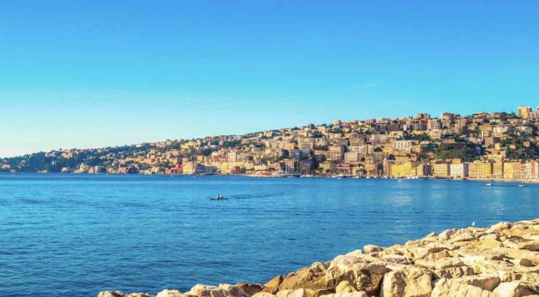 Meteo Napoli e Campania oggi 26 giugno: caldo afoso e bollino giallo