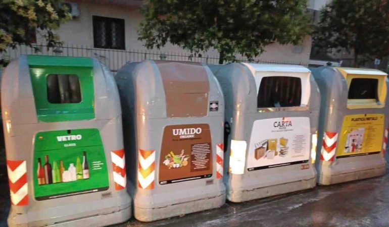 Napoli, a Fuorigrotta raddoppiano gli interventi di pulizia delle campane