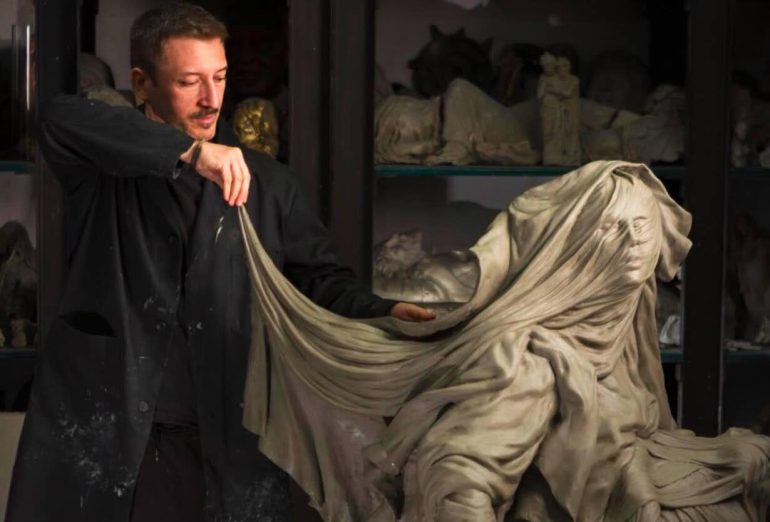 Napoli accende il dialogo sulla scultura contemporanea con Domenico Sepe alla chiesa di Sant’Antoniello
