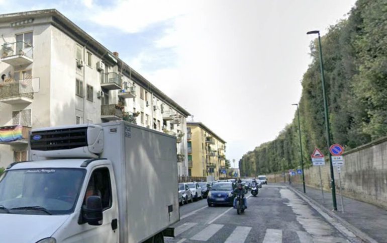 Napoli, arrestato 32enne per stalking: aveva anche un coltello