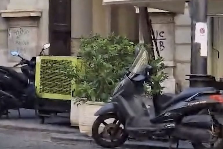 Napoli, contatori truccati e generatori in strada a Santa Lucia: denunciati due imprenditori