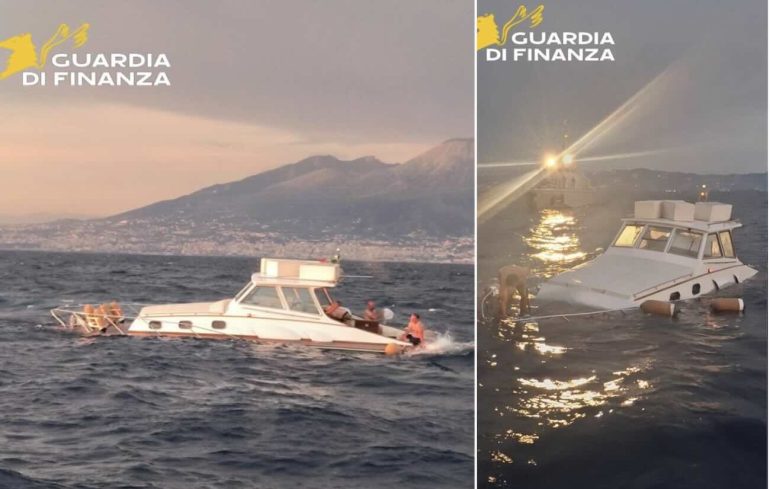 napoli, imbarcazione in legno semi affondata nel Golfo: in 4 salvati dalla Guardia di Finanza