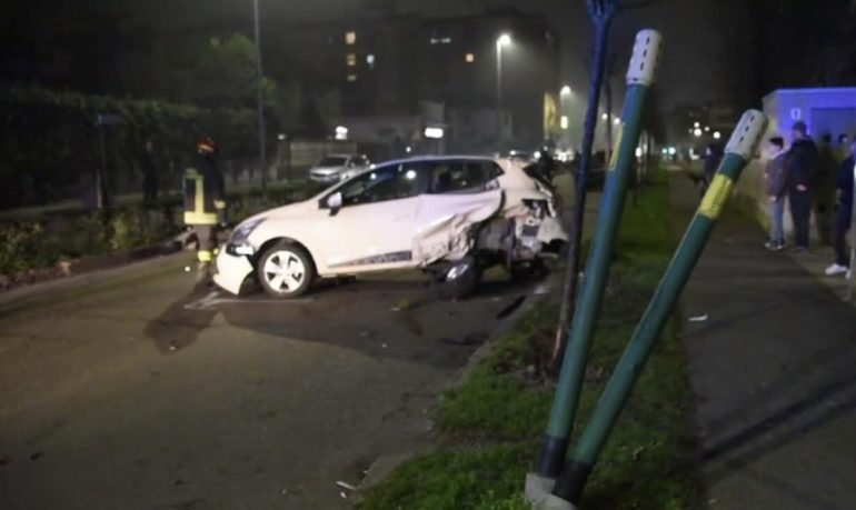 Napoli, schianto tra due auto in via Stadera: muore un 72enne