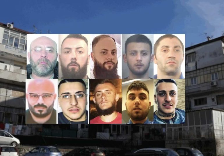 «O pagate o vi facciamo saltare in aria», così il clan De Martino ha imposto il pizzo sulle piazze di spaccio