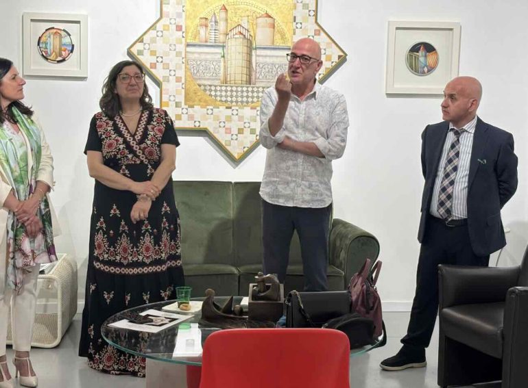 Paolo Grimaldi incanta con ‘Preziosità’ alla Galleria Arte Barbato di Scafati