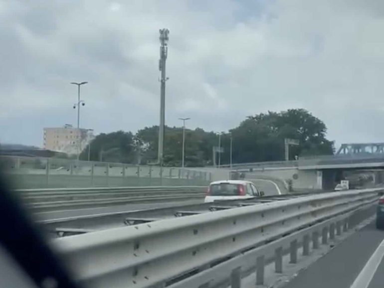 Paura in autostrada: suora imbocca la Napoli-Salerno contromano, salvata dalla Polizia