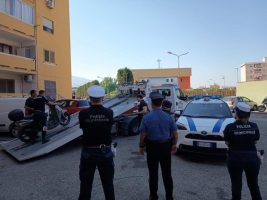 Pomigliano, sgomberi e sequestri nel Parco Partenope: scoperti dieci allacci abusivi